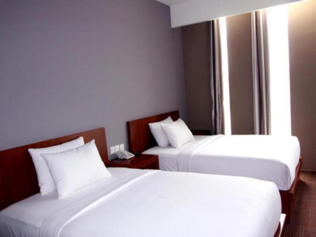 Plan B Hotel Padang  Buitenkant foto