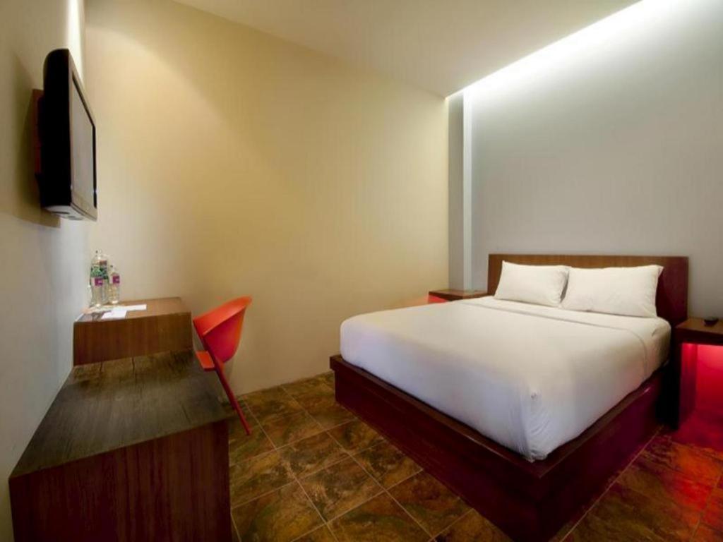 Plan B Hotel Padang  Buitenkant foto