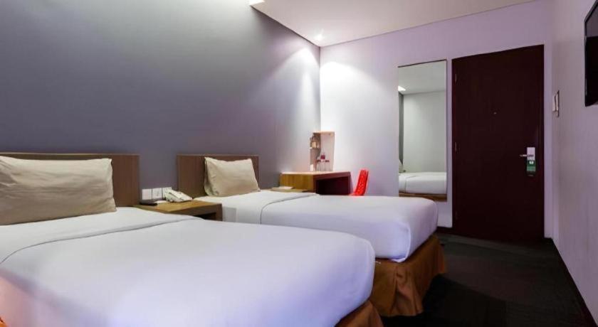 Plan B Hotel Padang  Buitenkant foto