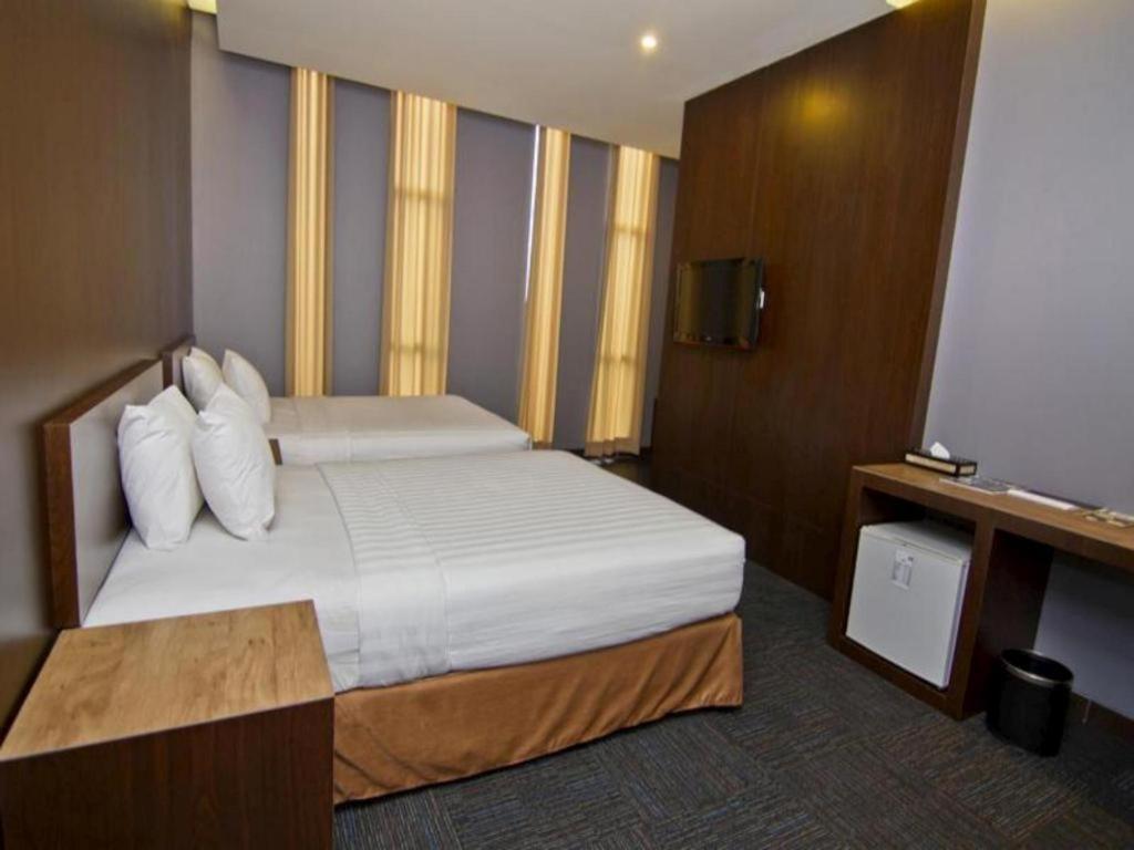 Plan B Hotel Padang  Buitenkant foto