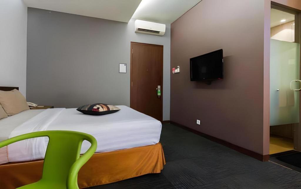 Plan B Hotel Padang  Buitenkant foto